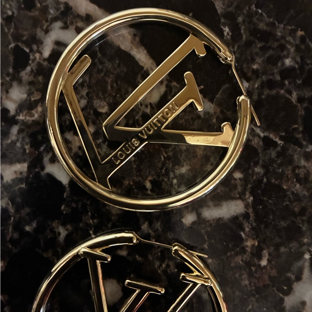 Gold Polished LV Logo Hoop Earrings - Picture 4 of 5